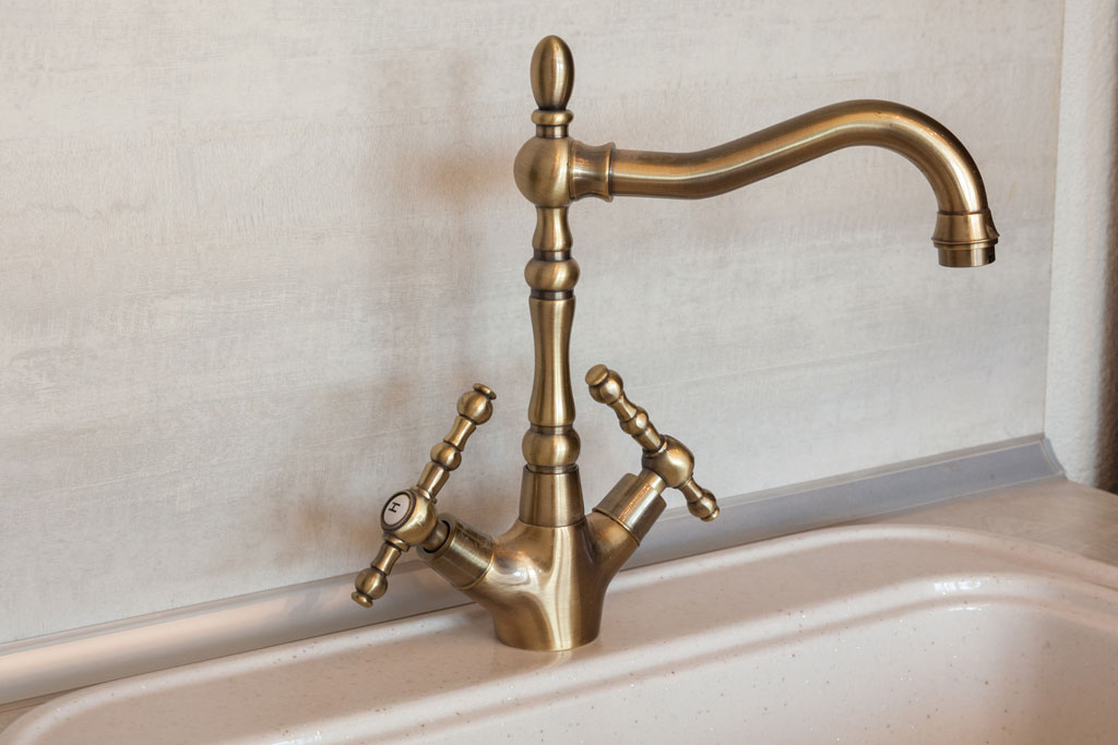 6 Plumber-Recommended Materials For Kitchen Faucets