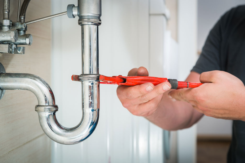 Expert Tips for Hiring the Best Plumber for Your Home